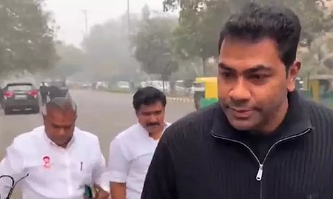 டெல்லி சி.பி.ஐ. அலுவலகத்தில் புஸ்சி ஆனந்த், ஆதவ் அர்ஜுனா ஆஜர் - 9 மணி நேரம் விசாரணை