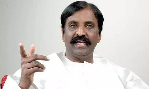 "புத்தாண்டைப் பொன்னாண்டு செய்வோம்"- கவிஞர் வைரமுத்து வாழ்த்து