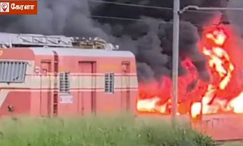 திருச்சூர் ரெயில் நிலையத்தில் பயங்கர தீ விபத்து