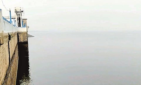 மழை இல்லாததால் வைகை அணை நீர்மட்டம் 48 அடியாக சரிவு