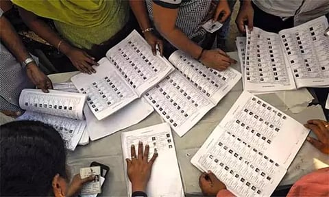 வாக்காளர் பட்டியல் தீவிர திருத்தம் குறித்து 3 மாவட்ட கலெக்டர்களுடன் நாளை ஆலோசனை