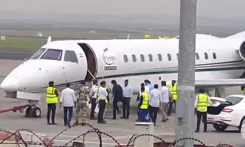 நடிகர் விஜய் டெல்லி சென்று திரும்பிய சொகுசு விமானத்தின் வாடகை எவ்வளவு தெரியுமா?