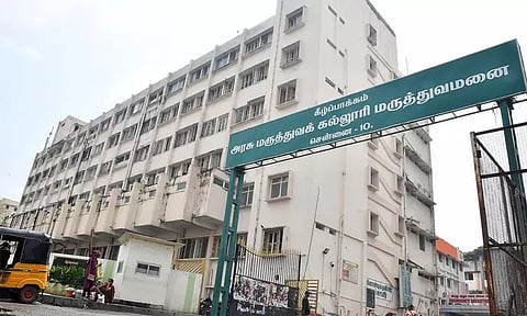 ரவுடி கொலை சம்பவம் எதிரொலி: கீழ்ப்பாக்கம் அரசு ஆஸ்பத்திரிக்கு வரும் அனைவருக்கும் அடையாள அட்டை