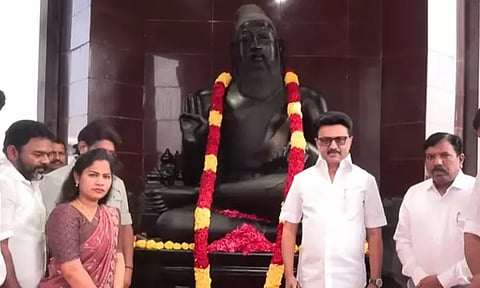 திருவள்ளுவர் சிலைக்கு முதல்-அமைச்சர் மு.க.ஸ்டாலின் மாலை அணிவித்து மரியாதை