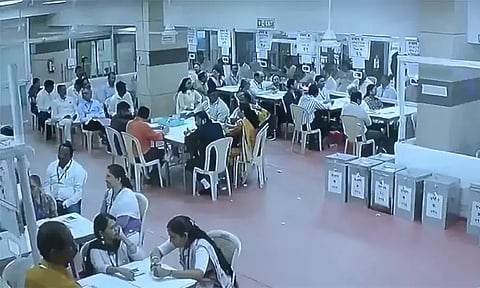 மும்பை மாநகராட்சி தேர்தல்: 29 மாநகராட்சிகளையும் கைப்பற்ற போவது யார்? வாக்கு எண்ணிக்கை தொடங்கியது