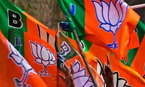 மும்பையில் 25 ஆண்டுகால ‘தாக்கரே’ ஆதிக்கத்தை தகர்த்த பா.ஜ.க.