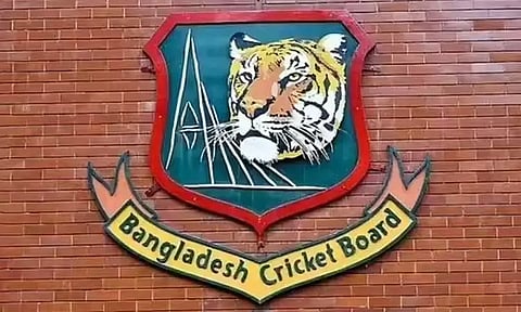வங்காளதேச கிரிக்கெட் வாரிய நிர்வாகி நீக்கம்