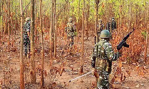 சத்தீஷ்காரில் என்கவுன்ட்டர்; 2 மாவோயிஸ்டுகள் படுகொலை