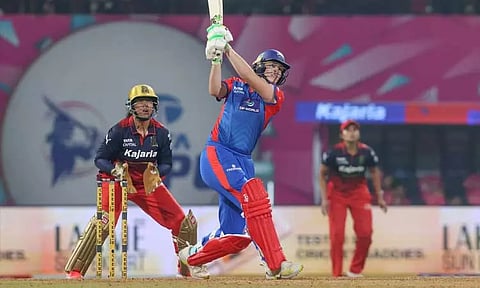 மகளிர் பிரீமியர் லீக்: பெங்களூரு அணிக்கு 167 ரன்கள் இலக்கு நிர்ணயித்த டெல்லி