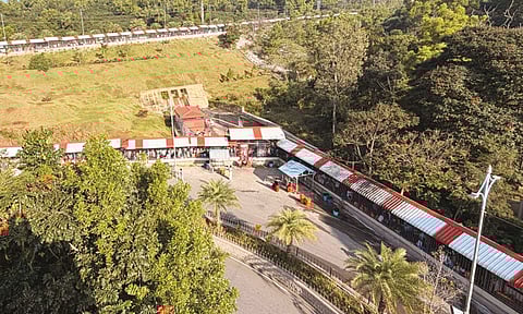 திருப்பதி ஏழுமலையான் கோவிலில் இலவச தரிசனத்துக்கு 24 மணி நேரம் காத்திருப்பு