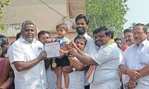 குமரியில் மினி மாரத்தான் போட்டி - 2 வயது சிறுமி 7 கி.மீ. தூரத்தை கடந்து சாதனை