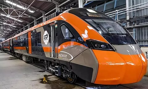 வந்தே பாரத் ஸ்லீப்பர் ரெயிலில் உணவு மற்றும் சிற்றுண்டி சப்ளை ஒப்பந்தத்தை கைப்பற்றிய அசாம் நிறுவனம்