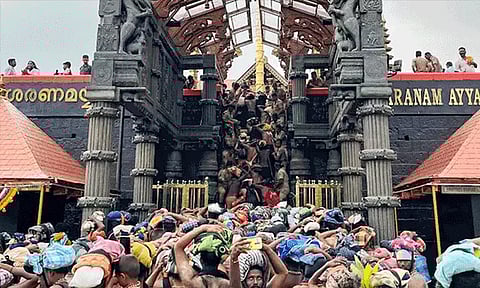 மகர விளக்கு பூஜை நிறைவு: சபரிமலை ஐயப்பன் கோவில் நடை அடைப்பு