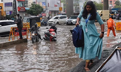 வடகிழக்கு பருவமழையால் சேதமடைந்த சாலைகளை மறுசீரமைக்கும் பணிக்கு முதல்-அமைச்சர் அனுமதி