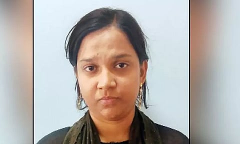 உல்லாசத்திற்கு ஆசைப்பட்டு.. பணம் கொடுத்து ஏமாந்த வாலிபர்கள்...இளம்பெண் கைது