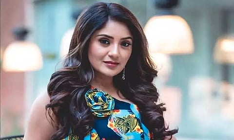 ஆன்லைன் சூதாட்டத்தில் தங்கை ரூ.25 லட்சம் இழப்பு: போலீசில் விளக்கம் அளித்த நடிகை காருண்யா ராம்