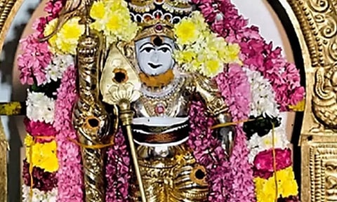 சிறப்பு அலங்காரத்தில் மோகனூர் காந்தமலை பாலசுப்பிரமணிய சுவாமி