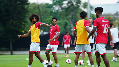 Hamza Choudhury (L) during a Bangladesh training session.