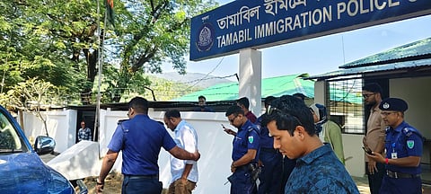 Kamal Ahmed, Jaintapur upazila Awami League president and former upazila parishad chairman, was detained at the Tamabil immigration checkpoint in Sylhet on Thursday.
