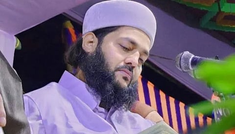 Islamic preacher Dr Syed Muhammad Enayetullah Abbasi has been served with a legal notice over his remarks threatening journalists.