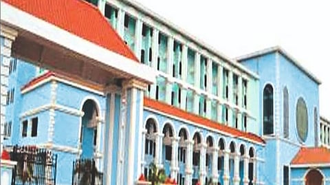 Margao District Hospital: एका रुग्णवाहिकेची क्लचप्लेट मोडली आहे आणि एक रुग्णवाहिका फक्त रक्तपेढी विभागाच्या कामालाच वापरली जाते