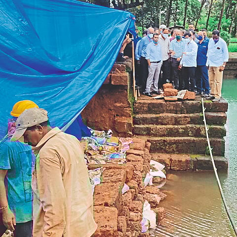 Goa: Babu Kavlekar Inspecting work at Safa Masjid Phoda.