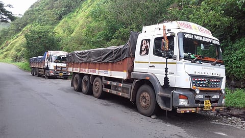 Heavy night traffic continues through Chorla Ghat