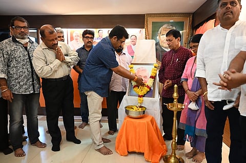 देशाचे माजी पंतप्रधान तथा भाजपचे संस्थापक अध्यक्ष अटलबिहारी वाजपेयी यांचे देशाच्या राजकारणात मोठे योगदान आहे.