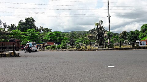 Goa: Byathakhol Circle In Bori.
