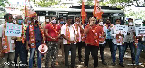 बलात्कार प्रकरणी मुख्यमंत्री प्रमोद सावंत यांनी केलेल्या वक्तव्यावर जाहीर माफी मागावी अशी मागणी शिवसेनेचे गोवा राज्य प्रमुख जितेश कामत यांनी वास्को येथील आयोजित धरणे व निषेध सभेत केले.
