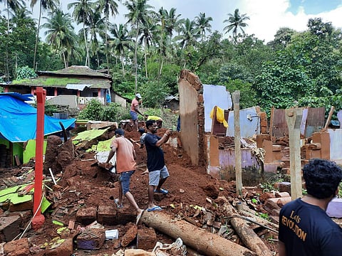 सत्तरी वाळपई येथे पूरग्रस्त भागात घरांची झालेली हानी, यामुळे काहींचा उध्वस्त झालेला संसार.