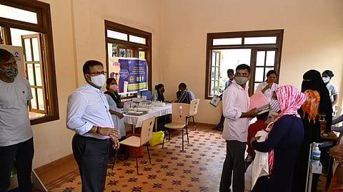Conducted a surprise inspection at the Vaccination centre in Asilo Hospital, Mapusa to take stock of the arrangements.