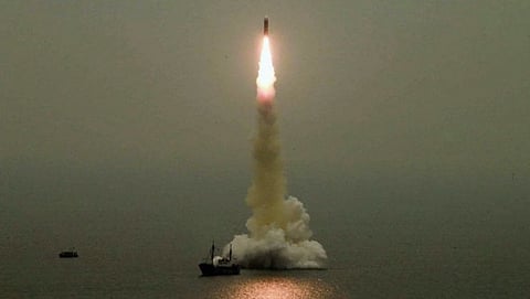 उत्तर कोरियाने (North Korea) पुन्हा एकदा क्षेपणास्त्र चाचणी (Missile test) घेतली आहे.