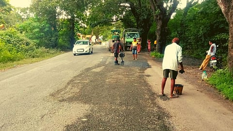 डिचोली-साखळी रस्त्याची डागडुजी सुरु