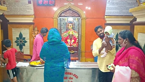 डिचोलीत प्रमुख मंदिरे भाविकांना खुली करण्यात आली; राष्ट्रीय नेते घेताहेत जागृत देवतांचे दर्शन.