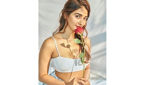 2021 साली झालेल्या मिस युनिवर्स इंडिया स्पर्धेत पूजा हेगडे सेकंड रनअप होती.