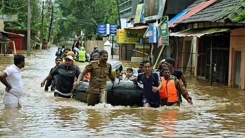 मुसळधार पावसामुळे केरळमध्ये (Kerala) हाह:कार
