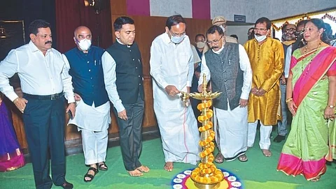संत सोहिरोबानाथ आंबिये शासकीय महाविद्यालयाच्या संकुलाचे उपराष्ट्रपतींच्या हस्ते उद्घाटन