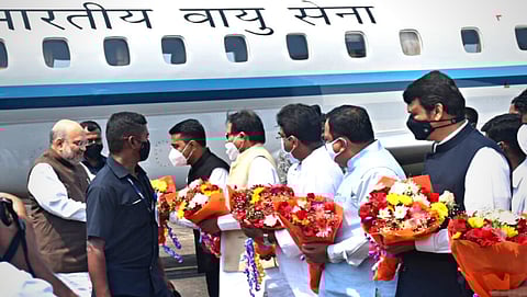 Goa Assembly Elatction : गृहमंत्री अमित शहा यांचे दाबोळी नौदलाच्या हंस तळावर स्वागत करताना मुख्यमंत्री डॉक्टर प्रमोद सावंत.सोबत केंद्रीय मंत्री श्रीपाद नाईक, गोवा प्रदेश अध्यक्ष सदानंद शेट तानावडे, मंत्री माविन गुदिन्हो, भाजपचे गोवा निवडणूक प्रभारी देवेंद्र फडणवीस.