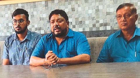 फोंड्यात घेतलेल्या पत्रकार परिषदेत बोलताना मडकई भाजप मंडळाचे अध्यक्ष प्रदीप शेट व इतर.