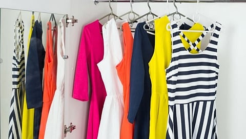 दिवाळीत कपडे खरेदी करायचं विचार करताय? मग फॉलो करा 'या' ट्रेंडी स्टाइल