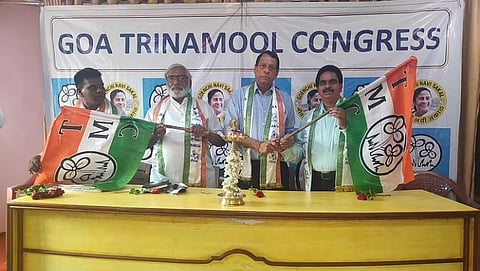 तृणमुल काँग्रेसचे नेते लवू मामलेदार यांनी तेलंग पंचवाडकर यांना तृणमूल काँग्रेस पक्षात प्रवेश दिला.