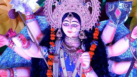 नवरात्मत्रीमध्ये अनेक नियम असतात, ज्यांचे पालन करणे आवश्यक असते.