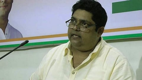 कुडतरीचे आमदार आणि काँग्रेसमधील (Congress) निरंतर असंतुष्ट आलेक्स रेजिनाल्ड लॉरेन्स (Reginald Lawrence) यांनी काँग्रेसमध्येच राहण्याचा निर्णय घेतला आहे.