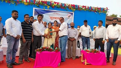 मिशन फॉर लोकल च्या बेनराखाली कार्यकर्त्यांचे शक्ती प्रदर्शन