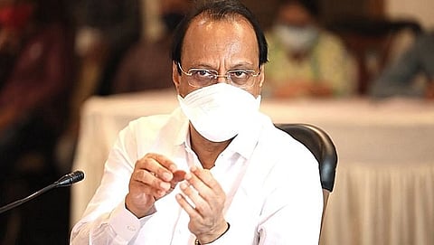 महाराष्ट्राचे (Maharashtra) उपमुख्यमंत्री अजित पवार (Ajit Pawar) यांना पुन्हा एकदा कोरोनाची (Covid 19) लक्षणे दिसून आली