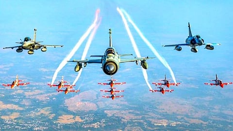 भारतीय लष्कराकडून लडाखमध्ये हवाई सराव