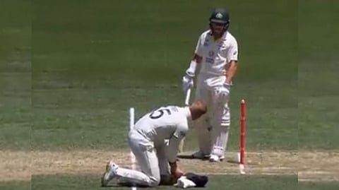 Video Viral Conversation between Marcus Harris and Ben Stokes recorded on stump mic