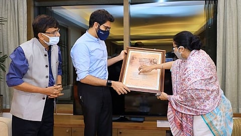 Sanjay Raut twit on Mamata Banerjee Aditya Thackeray meet