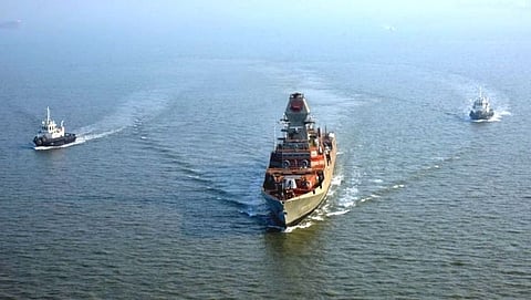 भारतीय नौदलाचे प्रकल्प 15 ब चे दुसरे जहाज, गोवा मुक्ती दिनी पहिल्या सागरी चाचण्यांसाठी रवाना होताना.